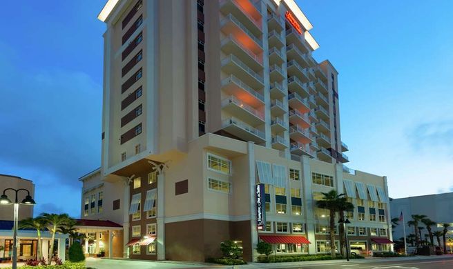 Hampton Inn & Suites Clearwater Beach Exterior