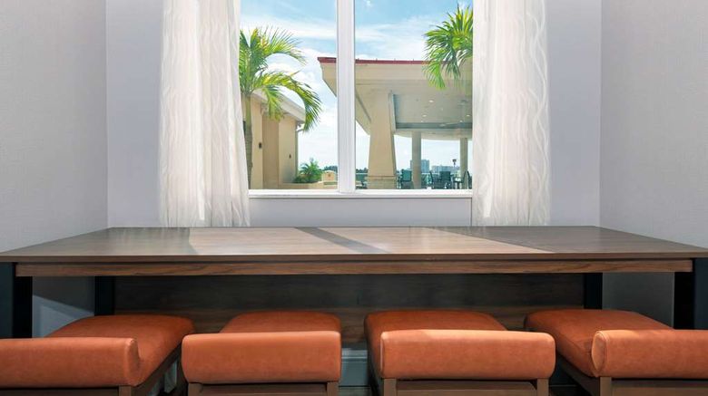 <b>Hampton Inn & Suites Clearwater Beach Lobby</b>. Images powered by <a href="https://iceportal.shijigroup.com/" title="IcePortal" target="_blank">IcePortal</a>.