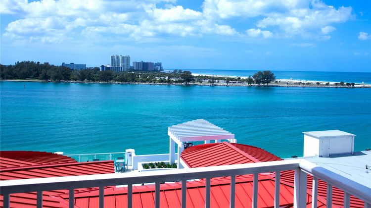 Hampton Inn & Suites Clearwater Beach Room