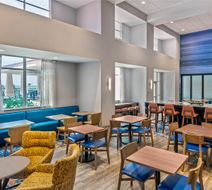 Hampton Inn & Suites Clearwater Beach Lobby