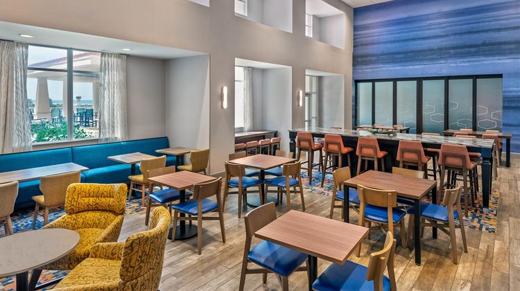 Hampton Inn & Suites Clearwater Beach Lobby