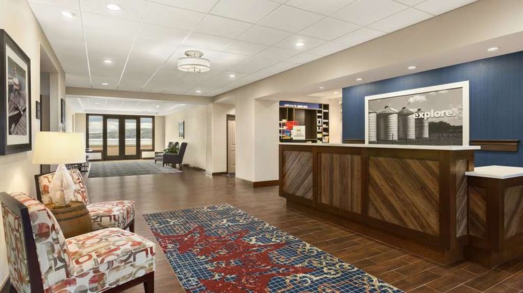 Hampton Inn Penn Yan Exterior