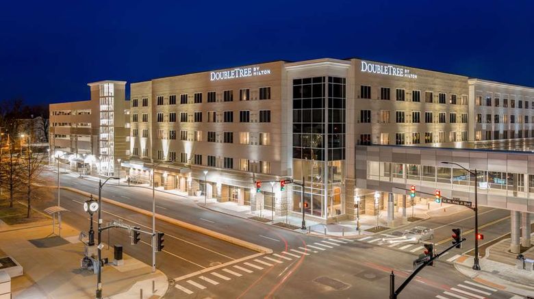 <b>DoubleTree by Hilton Evansville Exterior</b>. Images powered by <a href="https://iceportal.shijigroup.com/" title="IcePortal" target="_blank">IcePortal</a>.