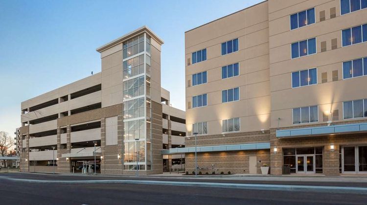 DoubleTree by Hilton Evansville Exterior