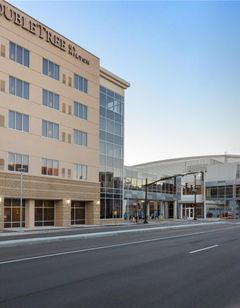 DoubleTree by Hilton Evansville