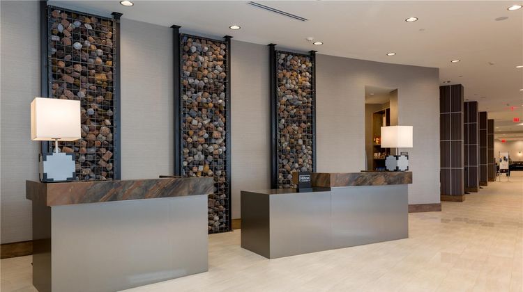 DoubleTree by Hilton Evansville Lobby