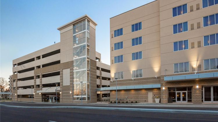 DoubleTree by Hilton Evansville Exterior