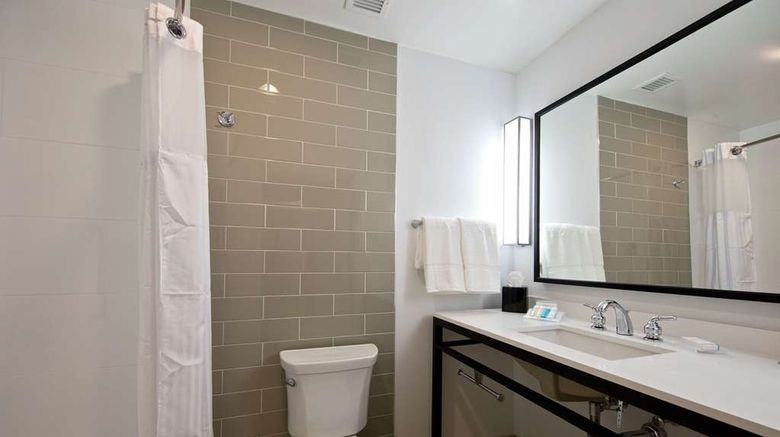 <b>Hilton Garden Inn Martinsburg Room</b>. Images powered by <a href="https://iceportal.shijigroup.com/" title="IcePortal" target="_blank">IcePortal</a>.