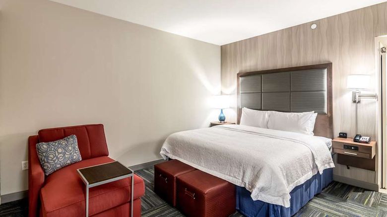 <b>Hampton Inn Oklahoma City Northeast Room</b>. Images powered by <a href="https://iceportal.shijigroup.com/" title="IcePortal" target="_blank">IcePortal</a>.