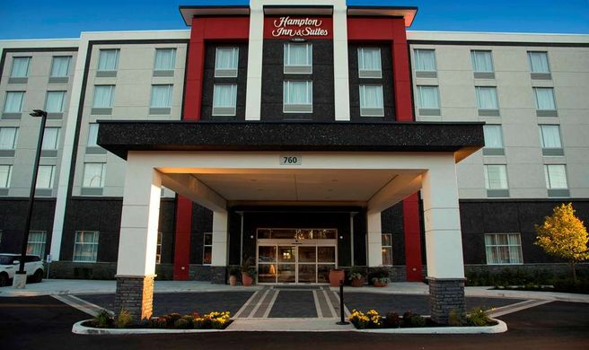 Hampton Inn & Suites Thunder Bay Exterior