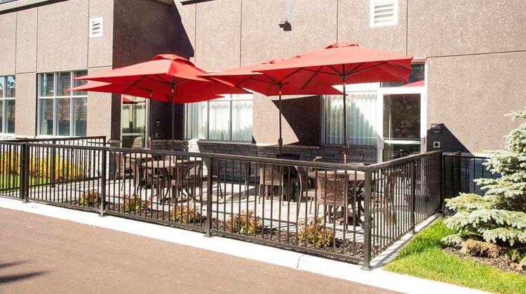 Hampton Inn & Suites Thunder Bay Exterior
