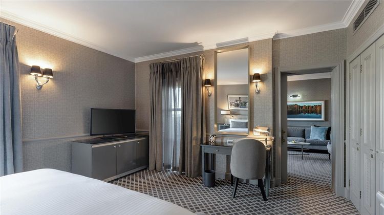 54 On Bath Suite