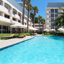 Garden Court Nelson Mandela Blvd