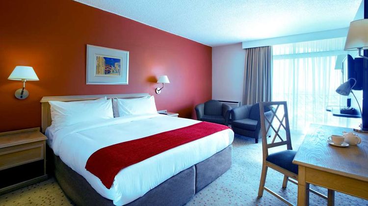 Garden Court Nelson Mandela Blvd Room