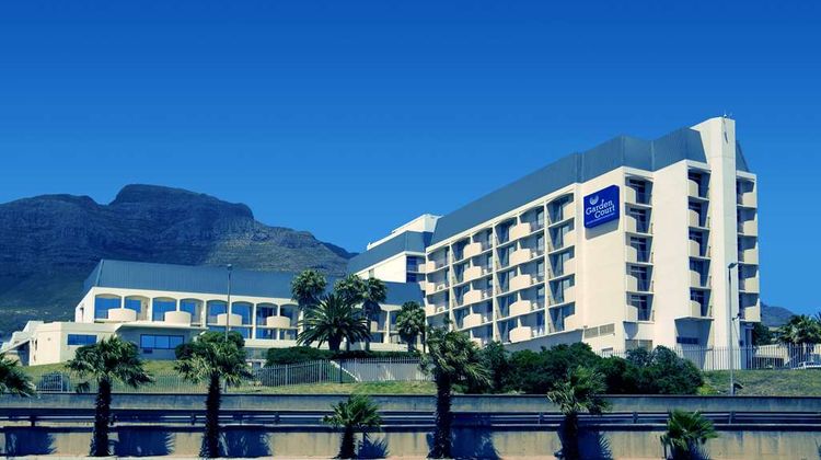Garden Court Nelson Mandela Blvd Exterior