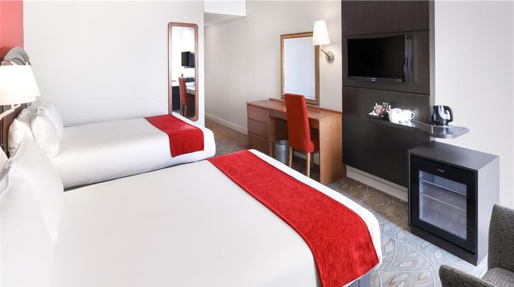 Garden Court Nelson Mandela Blvd Room