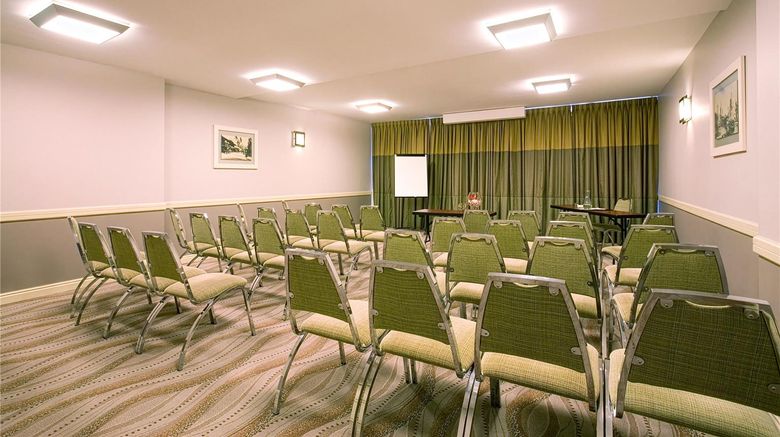 <b>Garden Court Nelson Mandela Blvd Meeting</b>. Images powered by <a href="https://iceportal.shijigroup.com/" title="IcePortal" target="_blank">IcePortal</a>.
