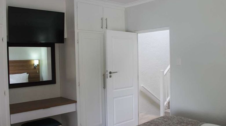 <b>Pine Lake Resort Room</b>. Images powered by <a href="https://iceportal.shijigroup.com/" title="IcePortal" target="_blank">IcePortal</a>.