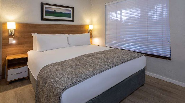 <b>Pine Lake Resort Room</b>. Images powered by <a href="https://iceportal.shijigroup.com/" title="IcePortal" target="_blank">IcePortal</a>.