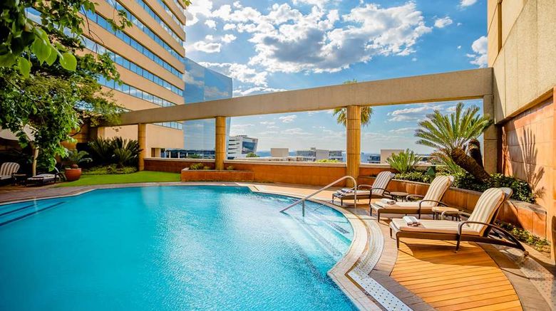 <b>Sandton Sun and Towers Pool</b>. Images powered by <a href="https://iceportal.shijigroup.com/" title="IcePortal" target="_blank">IcePortal</a>.