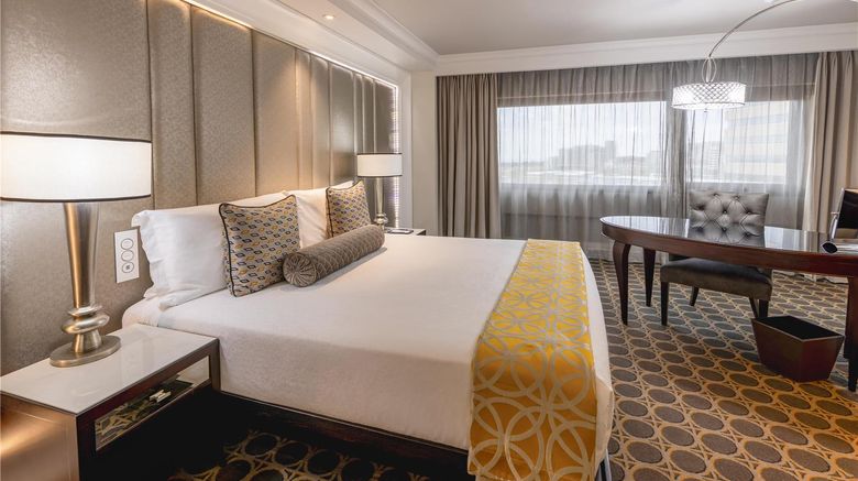 <b>Sandton Sun and Towers Room</b>. Images powered by <a href="https://iceportal.shijigroup.com/" title="IcePortal" target="_blank">IcePortal</a>.