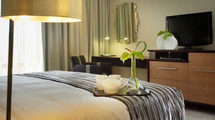 Southern Sun Hyde Park Sandton Room