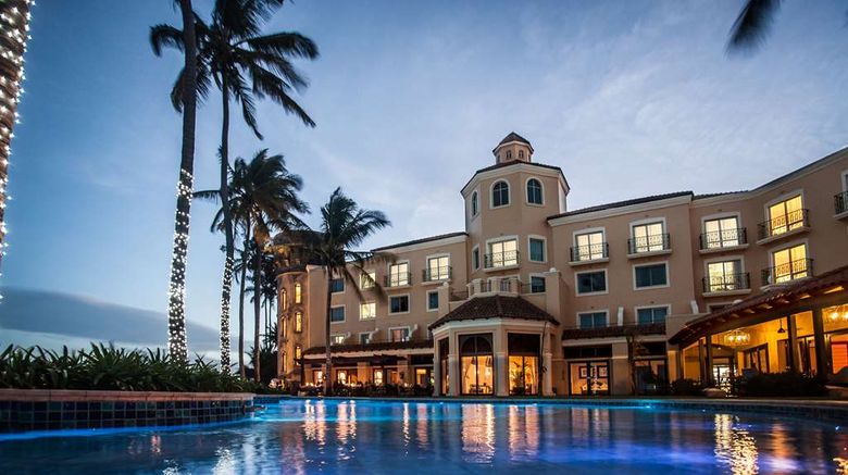 <b>Southern Sun Maputo Pool</b>. Images powered by <a href="https://iceportal.shijigroup.com/" title="IcePortal" target="_blank">IcePortal</a>.
