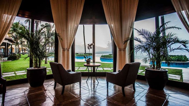 <b>Southern Sun Maputo Lobby</b>. Images powered by <a href="https://iceportal.shijigroup.com/" title="IcePortal" target="_blank">IcePortal</a>.