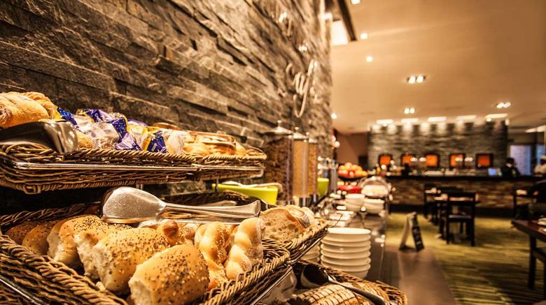 <b>Southern Sun Newlands Restaurant</b>. Images powered by <a href="https://iceportal.shijigroup.com/" title="IcePortal" target="_blank">IcePortal</a>.