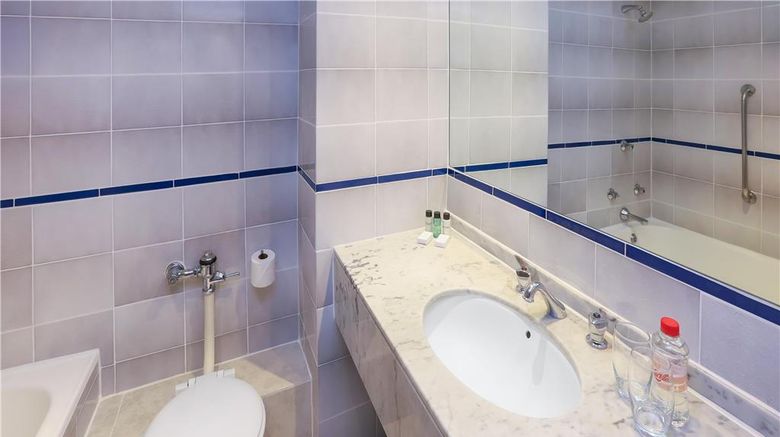 <b>Southern Sun Newlands Room</b>. Images powered by <a href="https://iceportal.shijigroup.com/" title="IcePortal" target="_blank">IcePortal</a>.