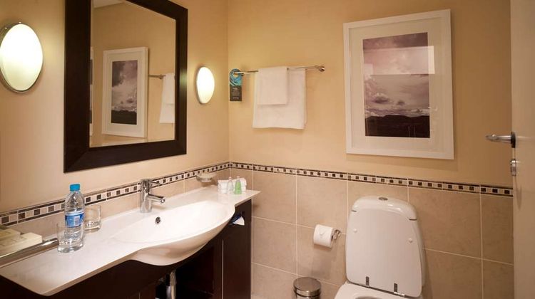 Southern Sun OR Tambo International Arpt Room