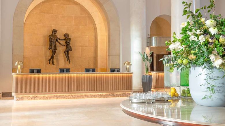 <b>Southern Sun The Cullinan Lobby</b>. Images powered by <a href="https://iceportal.shijigroup.com/" title="IcePortal" target="_blank">IcePortal</a>.