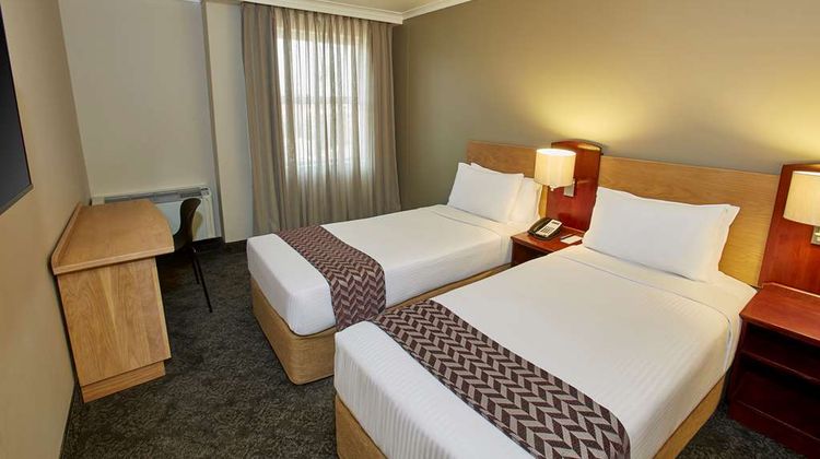 StayEasy Century City Room