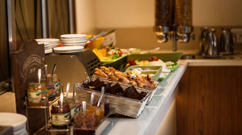 <b>StayEasy Eastgate Restaurant</b>. Images powered by <a href="https://iceportal.shijigroup.com/" title="IcePortal" target="_blank">IcePortal</a>.