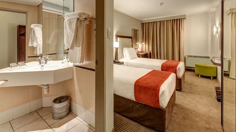 <b>StayEasy Eastgate Room</b>. Images powered by <a href="https://iceportal.shijigroup.com/" title="IcePortal" target="_blank">IcePortal</a>.