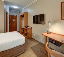StayEasy Pretoria Room