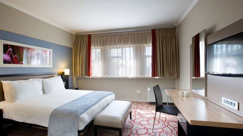 <b>SunSquare Cape Town Gardens Suite</b>. Images powered by <a href="https://iceportal.shijigroup.com/" title="IcePortal" target="_blank">IcePortal</a>.