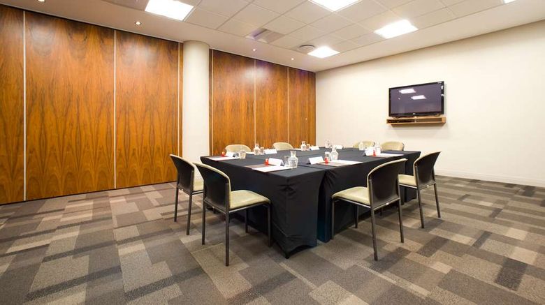 <b>SunSquare Cape Town Gardens Meeting</b>. Images powered by <a href="https://iceportal.shijigroup.com/" title="IcePortal" target="_blank">IcePortal</a>.