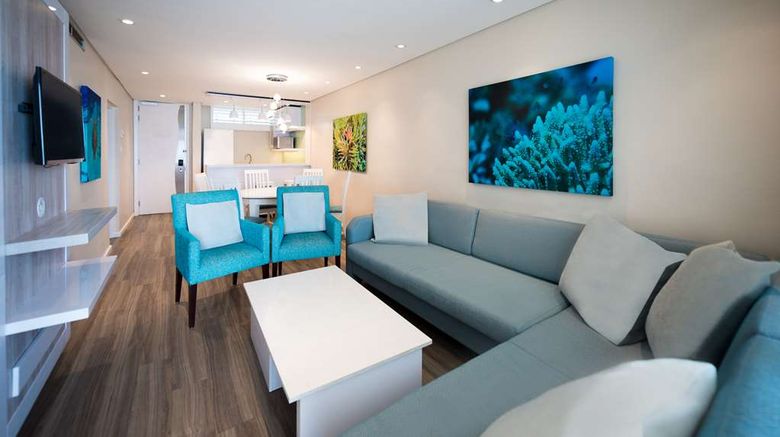 <b>Umhlanga Sands Resort Room</b>. Images powered by <a href="https://iceportal.shijigroup.com/" title="IcePortal" target="_blank">IcePortal</a>.