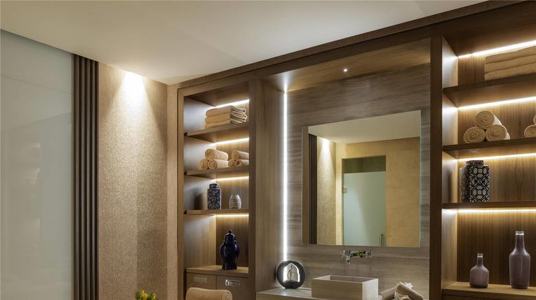 <b>Moevenpick Istanbul Bosphorus Spa</b>. Images powered by <a href="https://iceportal.shijigroup.com/" title="IcePortal" target="_blank">IcePortal</a>.