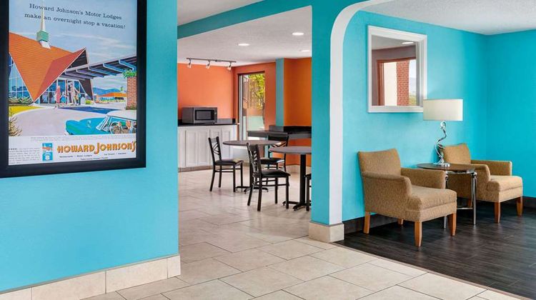 Howard Johnson Lookout Mountain Lobby