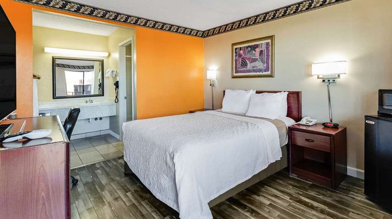 <b>Knights Inn Madera Room</b>. Images powered by <a href="https://iceportal.shijigroup.com/" title="IcePortal" target="_blank">IcePortal</a>.