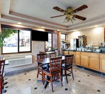 Knights Inn Madera Lobby