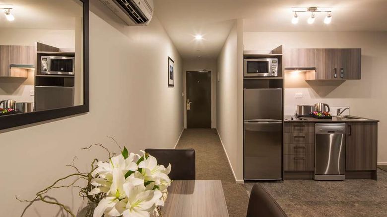 <b>Ramada Hotel & Suites Remarkables Park Suite</b>. Images powered by <a href="https://iceportal.shijigroup.com/" title="IcePortal" target="_blank">IcePortal</a>.
