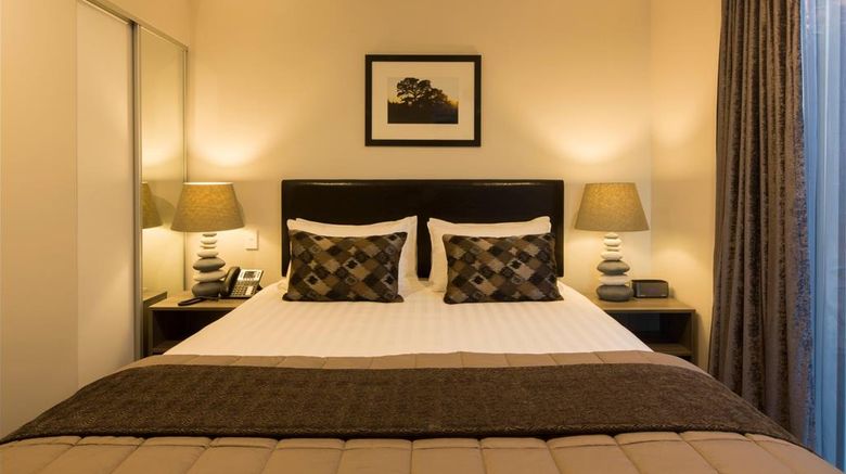 <b>Ramada Hotel & Suites Remarkables Park Suite</b>. Images powered by <a href="https://iceportal.shijigroup.com/" title="IcePortal" target="_blank">IcePortal</a>.