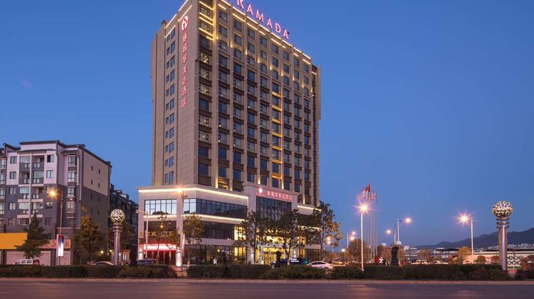 Ramada Huize Exterior