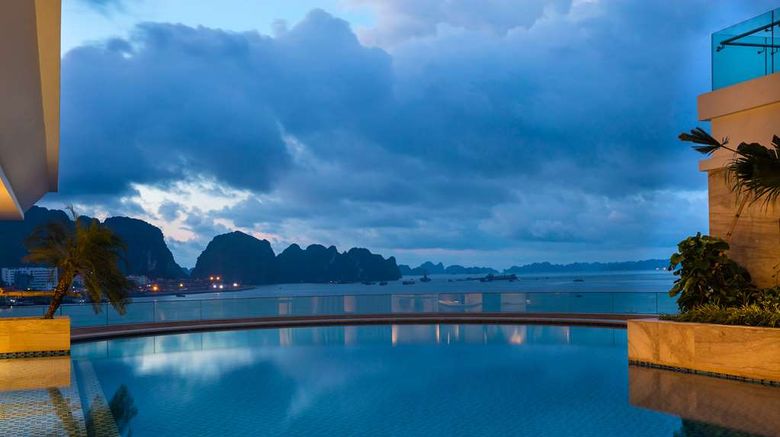 <b>Wyndham Legend Halong Hotel Pool</b>. Images powered by <a href="https://iceportal.shijigroup.com/" title="IcePortal" target="_blank">IcePortal</a>.