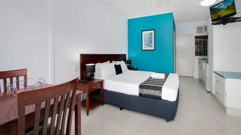 <b>Cairns City Palms Suite</b>. Images powered by <a href="https://iceportal.shijigroup.com/" title="IcePortal" target="_blank">IcePortal</a>.