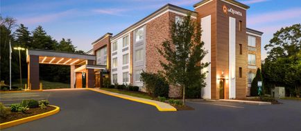 La Quinta Inn & Suites Sturbridge Exterior