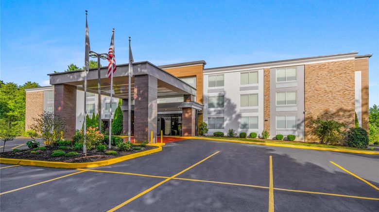 <b>La Quinta Inn & Suites Sturbridge Exterior</b>. Images powered by <a href="https://iceportal.shijigroup.com/" title="IcePortal" target="_blank">IcePortal</a>.